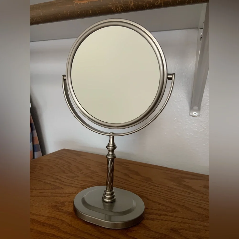 Makeup Mirror - Picture 2 of 4